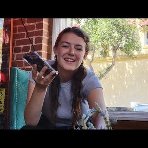 Meet your Posher, Carly